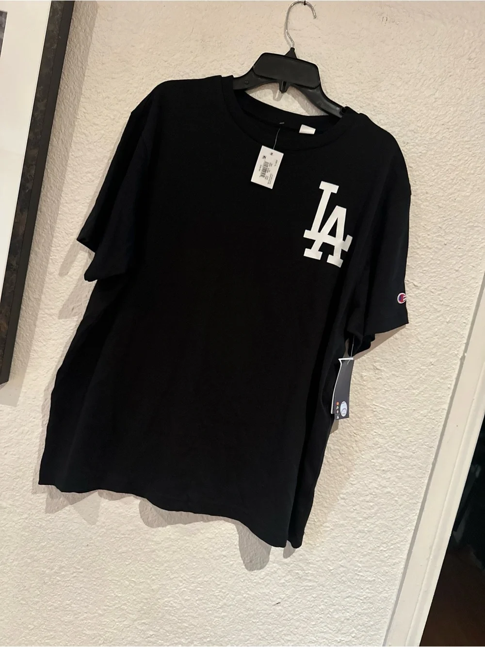 Champion Black Tee with White LA Logo - Men wrinkly - Picture 2 of 6
